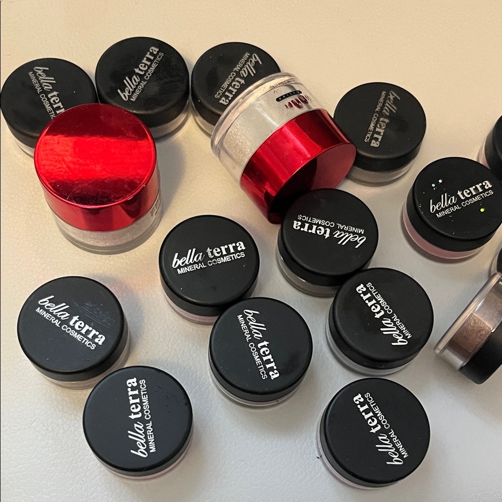 Bella Terra Mineral Cosmetics Set